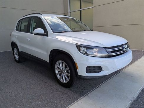 Used 2018 Volkswagen Tiguan Limited w/ Premium Package image 7