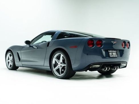 Used 2011 Chevrolet Corvette Coupe w/ 1LT image 18