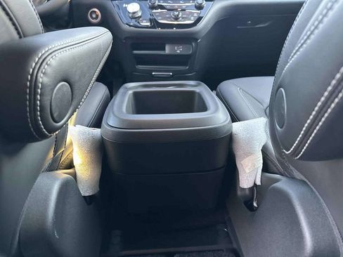 New 2026 Chrysler Pacifica Select image 7