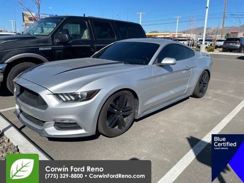 Used 2017 Ford Mustang Coupe image 3