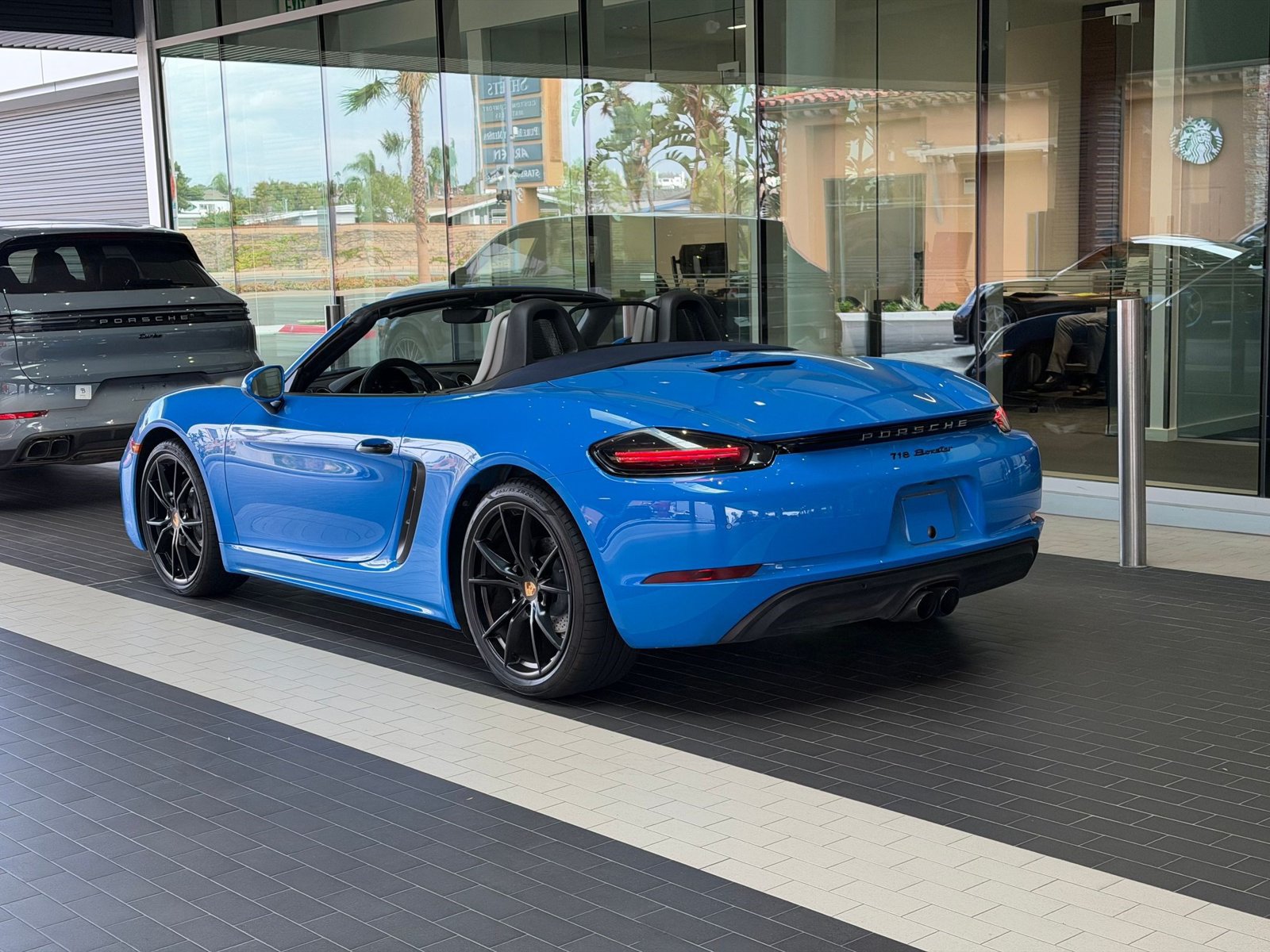 Certified 2024 Porsche 718 Boxster RWD image 10