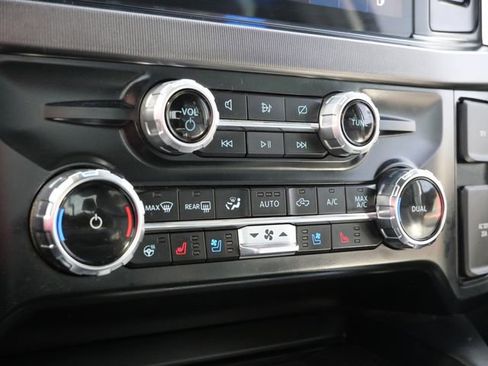 Used 2023 Ford F250 Platinum w/ FX4 Off-Road Package AWD/4WD image 24