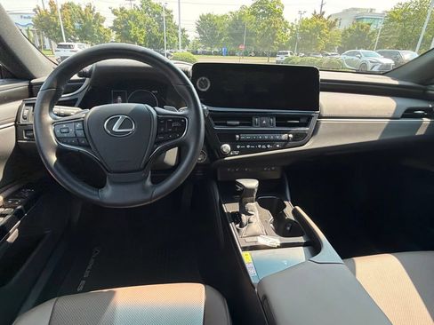 Used 2025 Lexus ES 350 w/ Premium Package FWD image 12