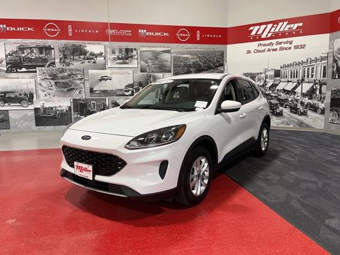 Used 2020 Ford Escape SE image 7