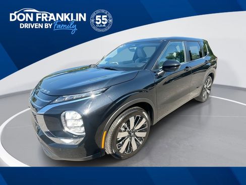 Used 2025 Mitsubishi Outlander SE FWD image 1