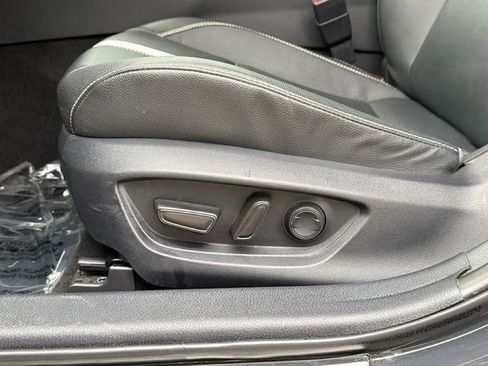 Certified 2025 Toyota Camry SE w/ Convenience Package image 18