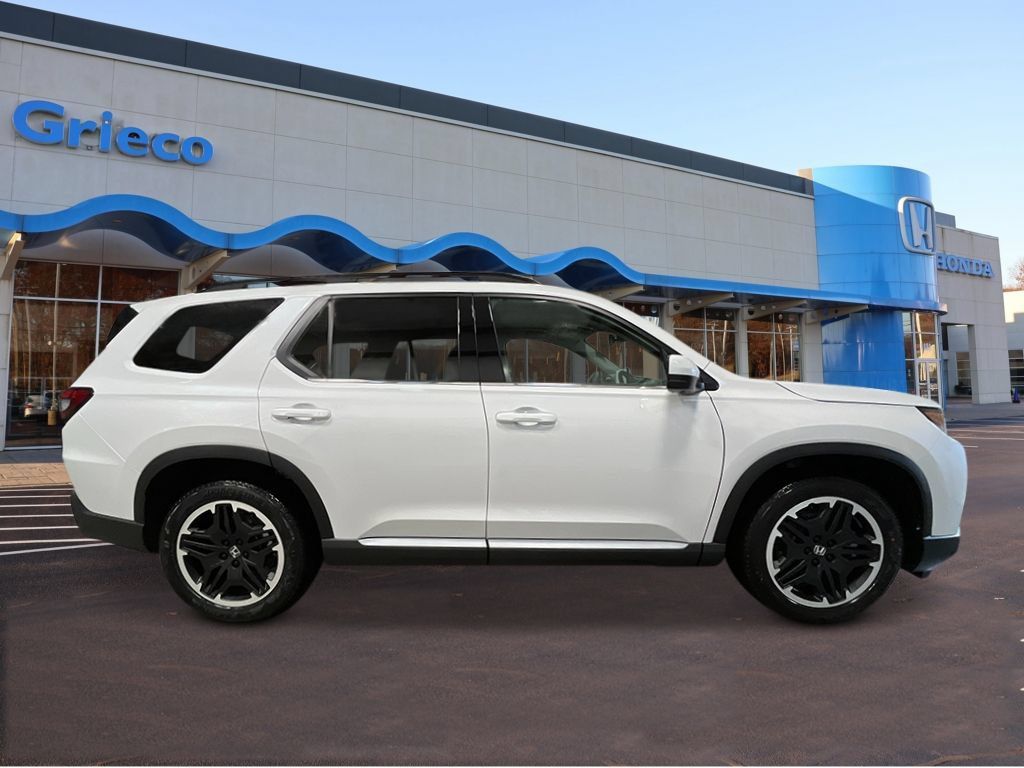 New 2026 Honda Pilot Touring image 8