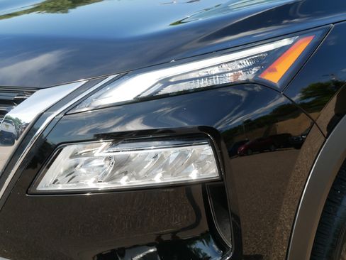 Certified 2023 Nissan Rogue SV w/ SV Premium B Package AWD/4WD image 16
