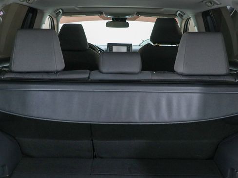 Used 2021 Toyota RAV4 XLE w/ Convenience Package FWD image 29