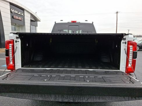 Used 2023 Ford F250 Lariat w/ Chrome Package image 31