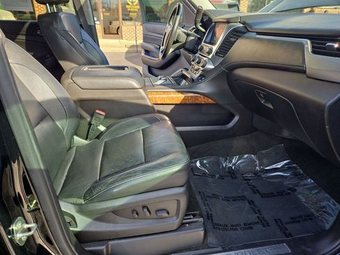 Used 2017 Chevrolet Suburban Premier image 25