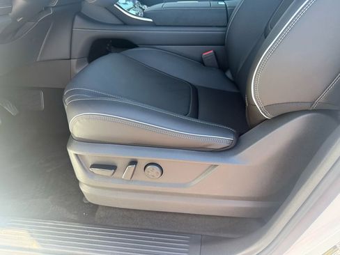 New 2026 INFINITI QX80 Luxe image 11