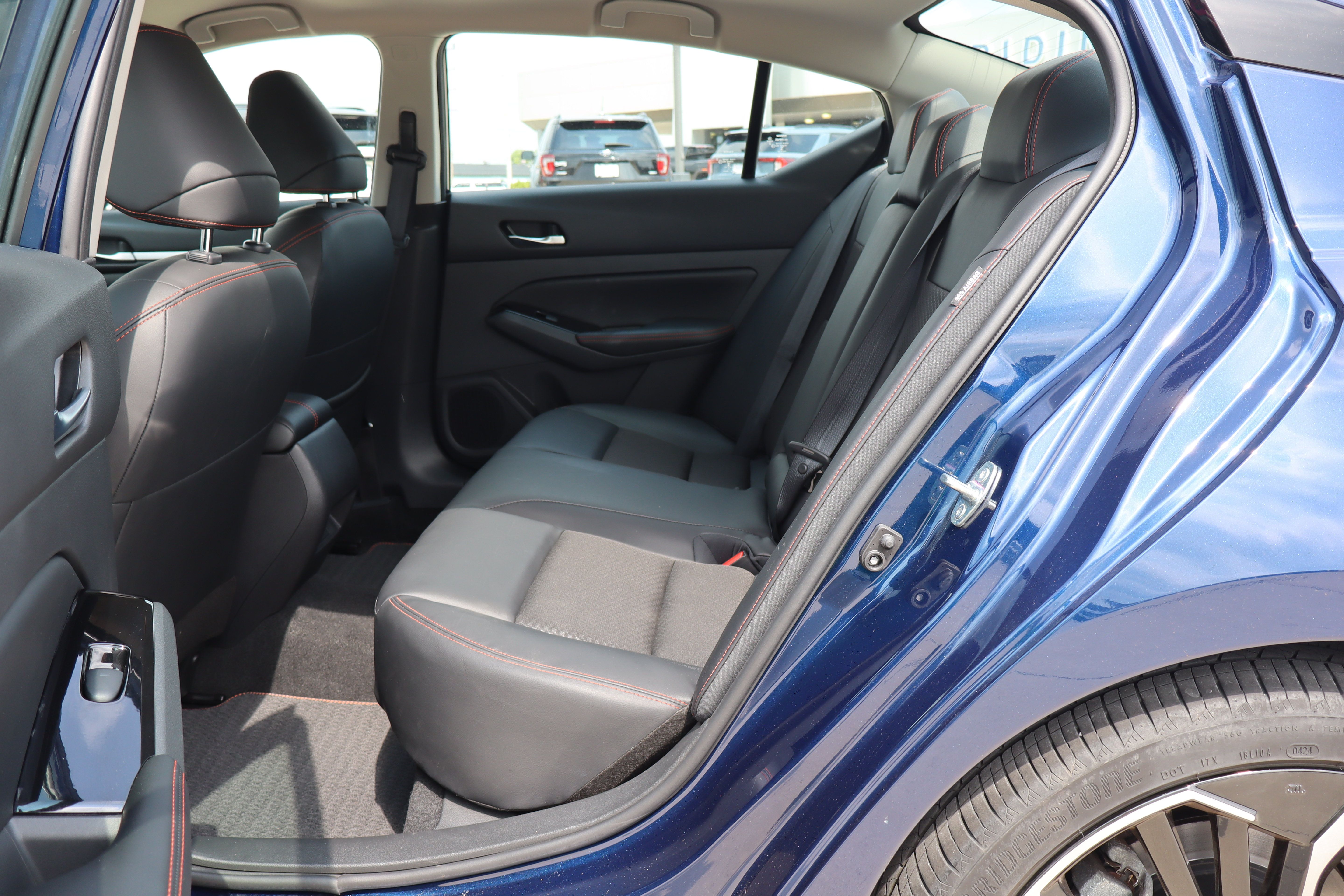 Used 2024 Nissan Altima 2.5 SR FWD image 10
