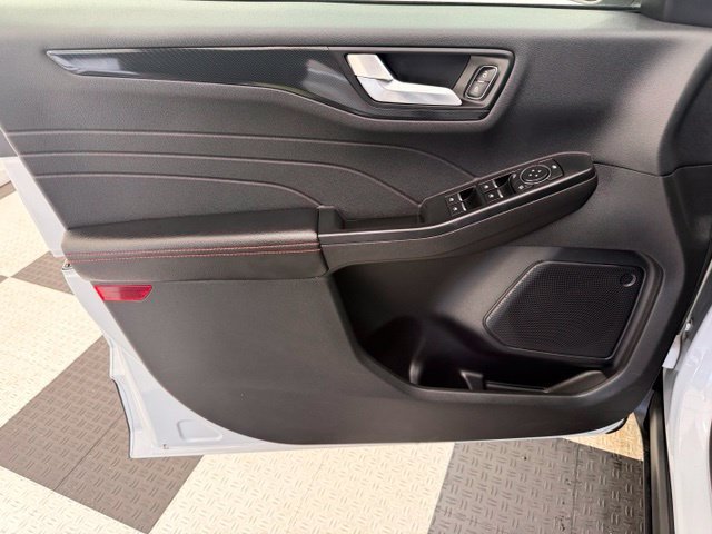 Used 2025 Ford Escape ST-Line AWD/4WD image 13