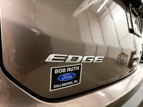Used 2019 Ford Edge SEL w/ Equipment Group 201A AWD/4WD image 13