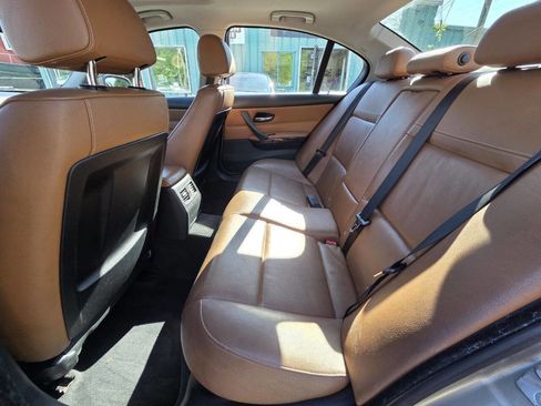 Used 2010 BMW 328i xDrive Sedan AWD/4WD image 17