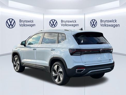 New 2026 Volkswagen Taos SE AWD/4WD image 4