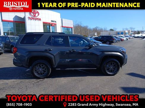 Used 2025 Toyota 4Runner SR5 image 8