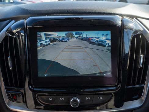 Used 2019 Chevrolet Traverse LT image 17