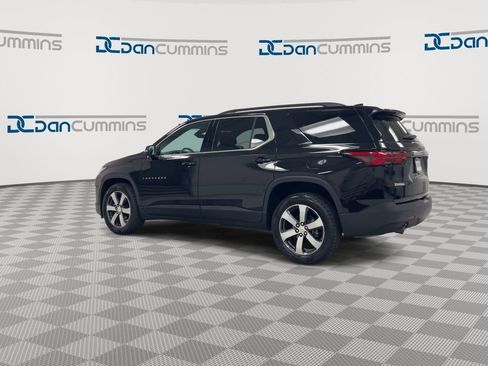 Used 2023 Chevrolet Traverse LT w/ LT Premium Package AWD/4WD image 6