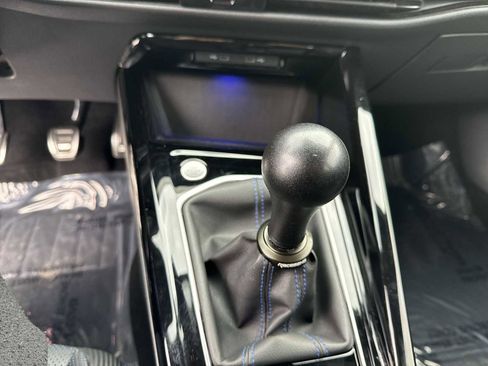 Used 2023 Volkswagen Golf R image 38