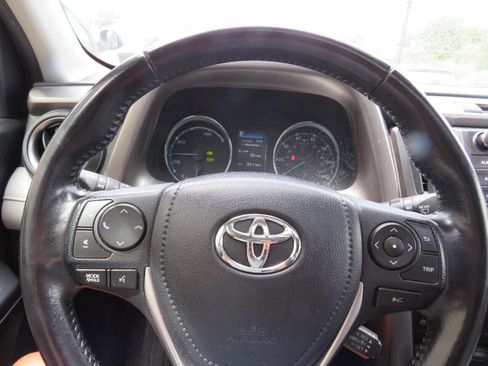 Used 2017 Toyota RAV4 XLE image 36