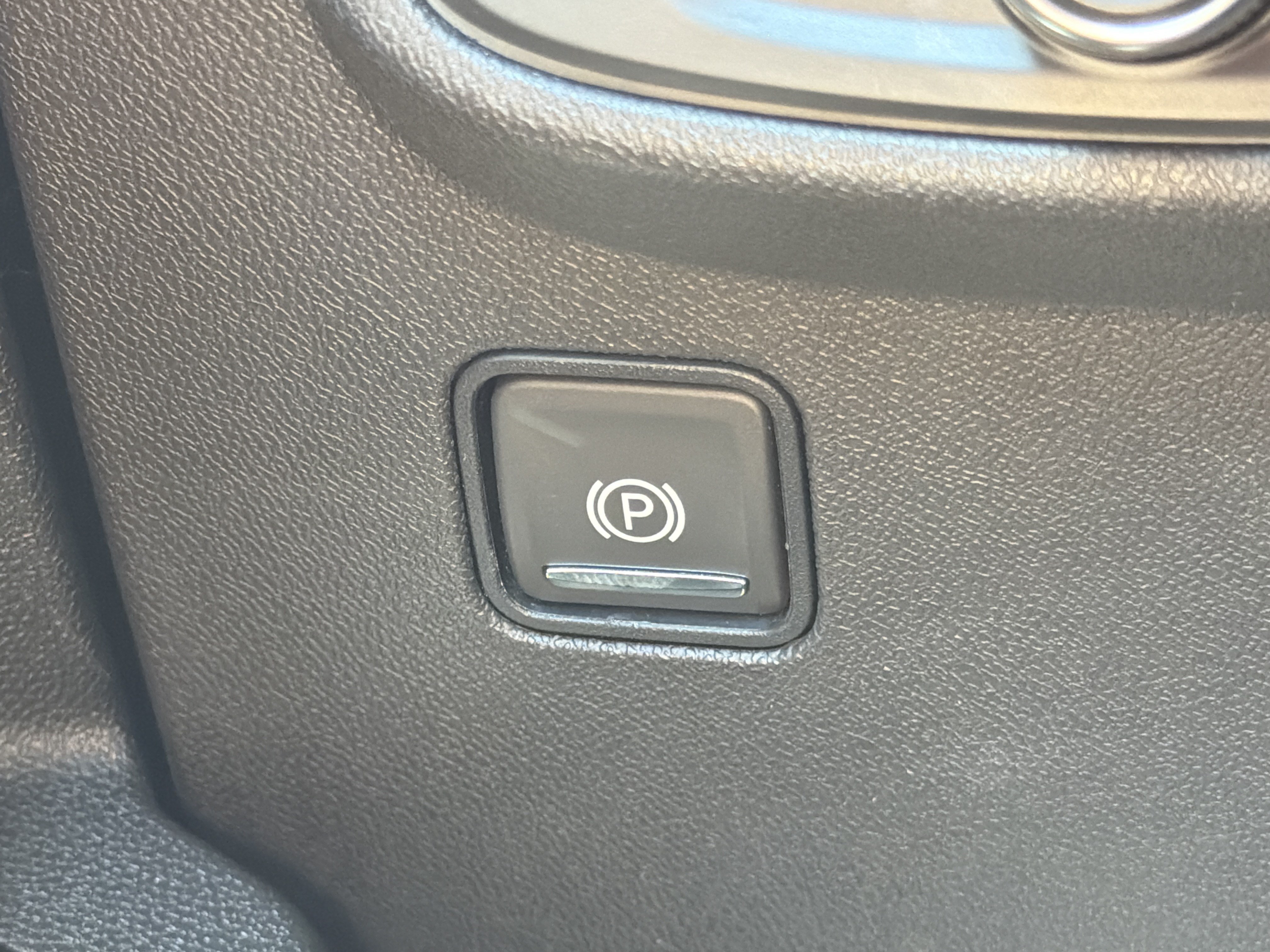Used 2024 GMC Terrain SLE AWD/4WD image 15