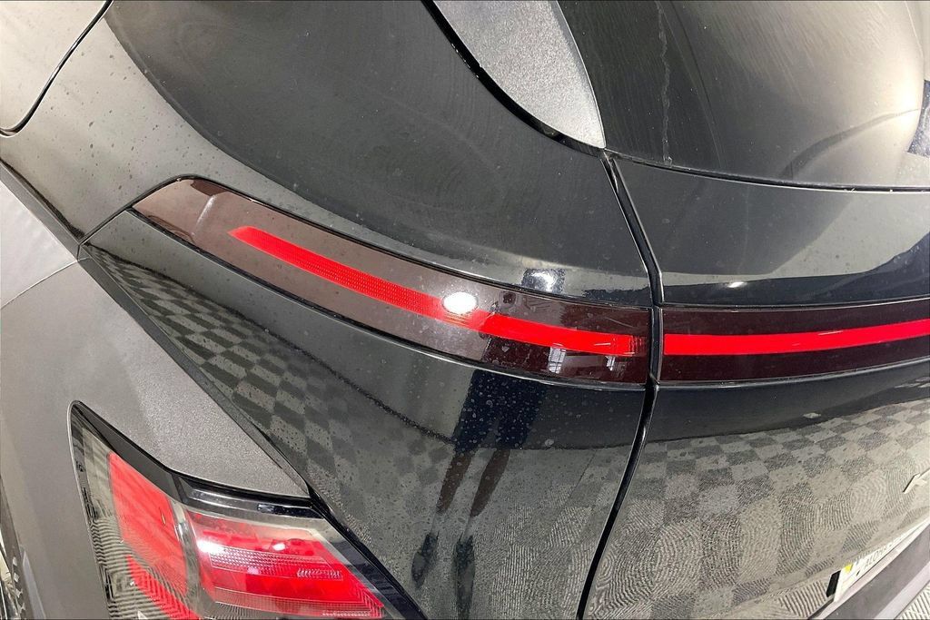 Used 2024 Hyundai Kona SEL FWD image 28