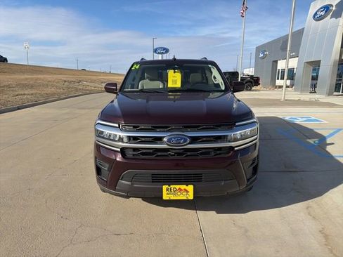 Used 2024 Ford Expedition Max XLT image 8