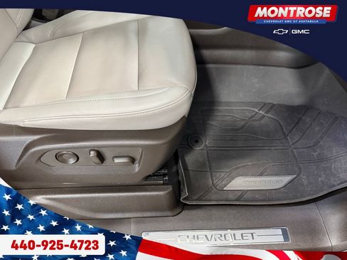 Used 2022 Chevrolet Tahoe Z71 w/ Z71 Off-Road Package AWD/4WD image 43