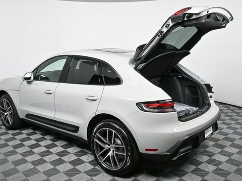 Certified 2025 Porsche Macan image 31