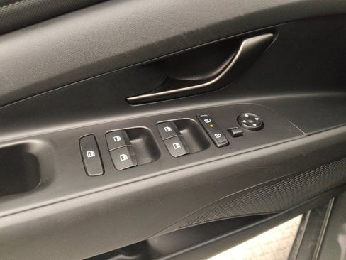 Used 2025 Hyundai Elantra Sport FWD image 27