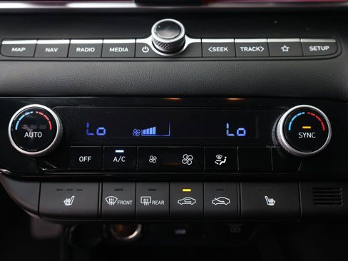 Used 2024 Hyundai Elantra SEL w/ Convenience Package FWD image 11