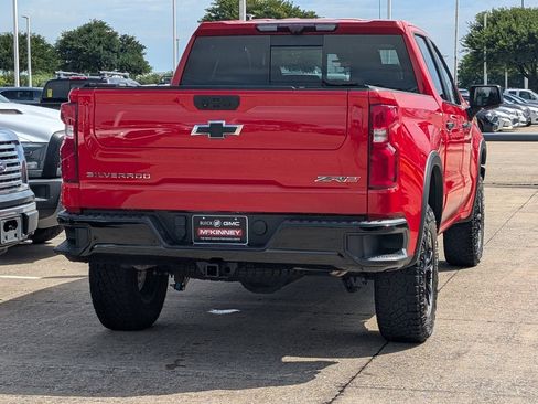 Used 2023 Chevrolet Silverado 1500 ZR2 w/ Technology Package AWD/4WD image 4