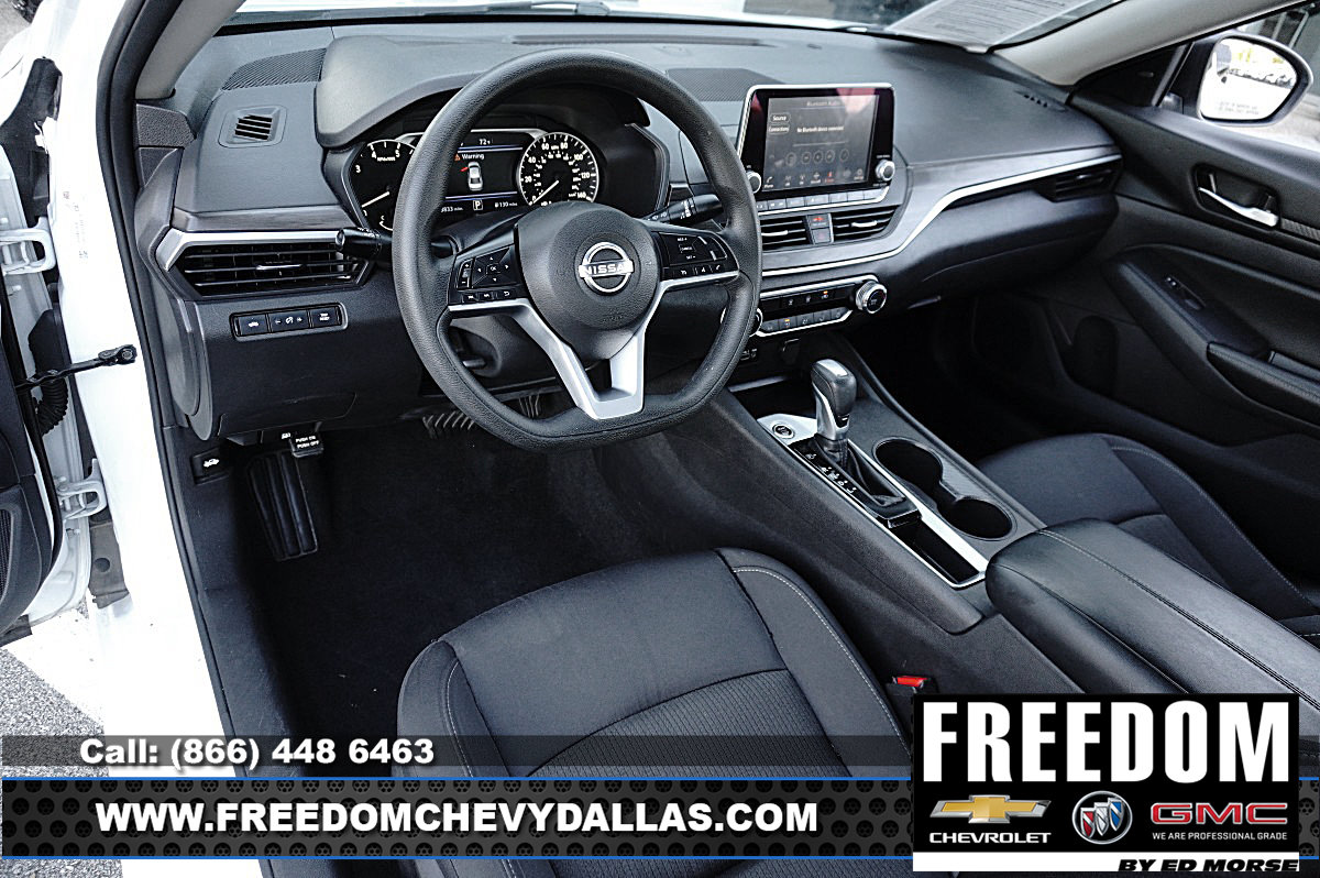 Used 2025 Nissan Altima 2.5 SV FWD image 6