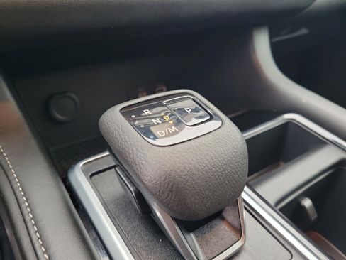 Certified 2025 Nissan Pathfinder SV image 35