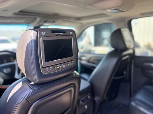 Used 2007 Cadillac Escalade AWD w/ Information Package image 24