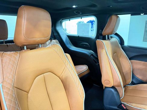 New 2026 Chrysler Pacifica Pinnacle image 20