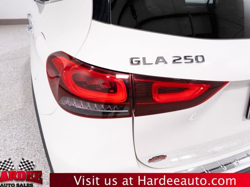 Used 2023 Mercedes-Benz GLA 250 w/ Premium Package image 9