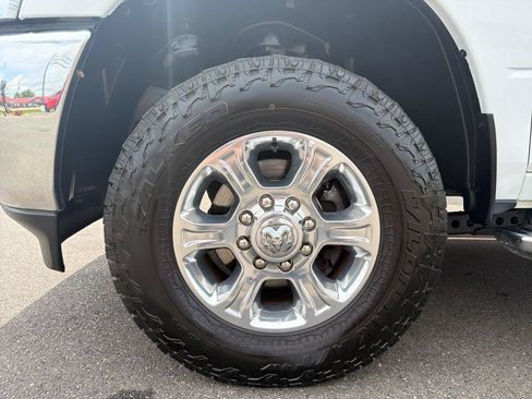 Used 2024 RAM 2500 Big Horn w/ Off Road Package AWD/4WD image 25