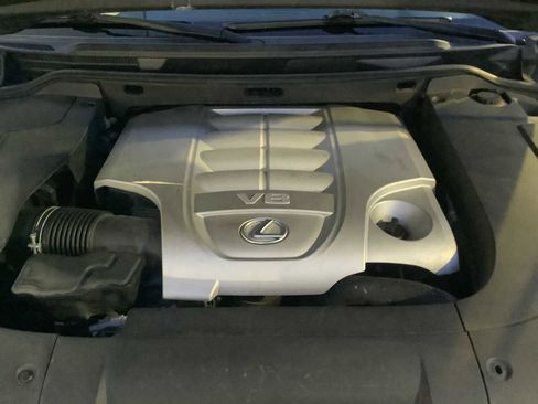 Used 2013 Lexus LX 570 4WD w/ Luxury Pkg image 8