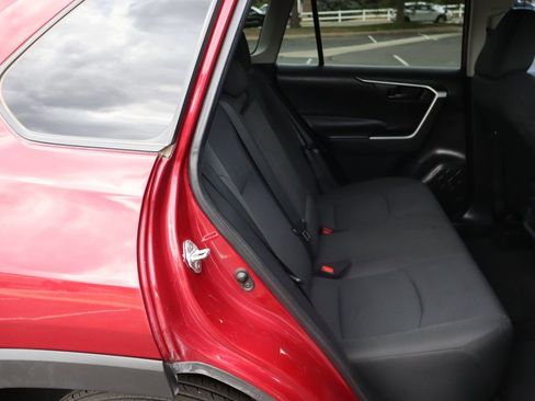 Used 2021 Toyota RAV4 LE w/ Carpet Mat Package (TMS) AWD/4WD image 21