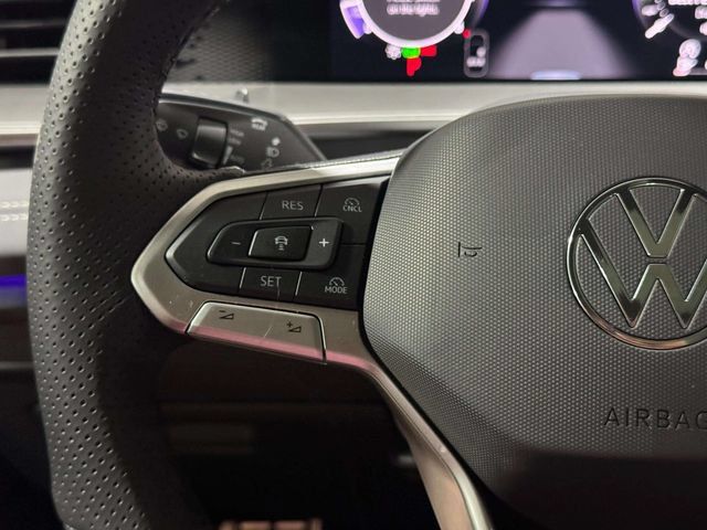 Used 2026 Volkswagen Tiguan SE R-Line AWD/4WD image 16