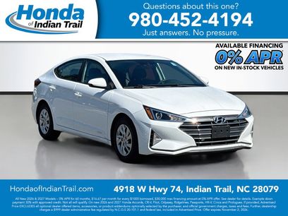 Used 2020 Hyundai Elantra SE w/ Cargo Package (C1)