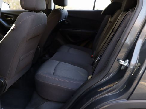 Used 2017 Chevrolet Trax LT image 22