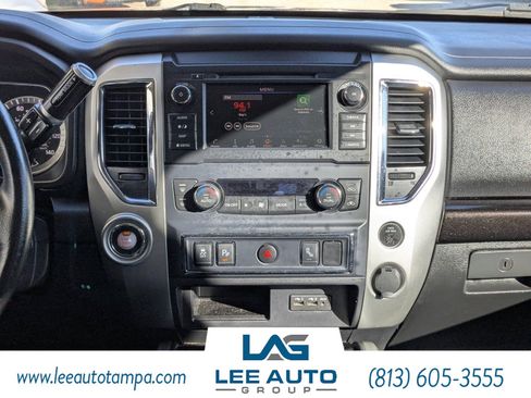 Used 2019 Nissan Titan SV w/ SV Convenience Package image 18