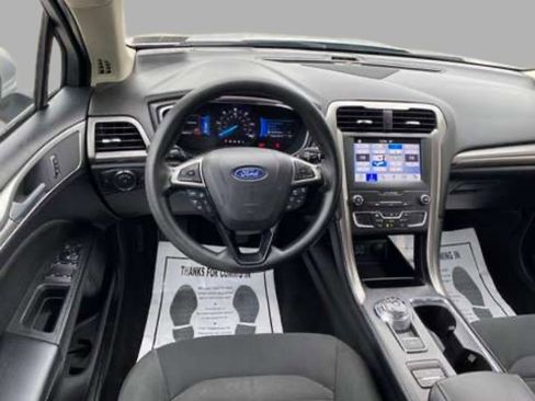 Used 2019 Ford Fusion SE image 29