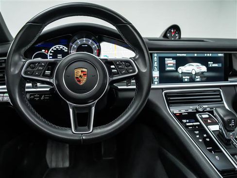Used 2019 Porsche Panamera 4 image 19