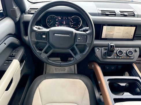 Used 2023 Land Rover Defender 110 X-Dynamic SE image 17