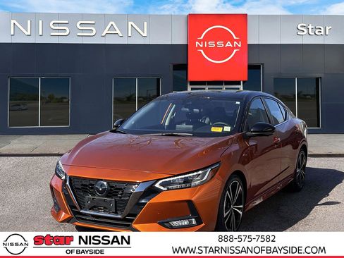 Used 2022 Nissan Sentra SR w/ SR Premium Package image 3